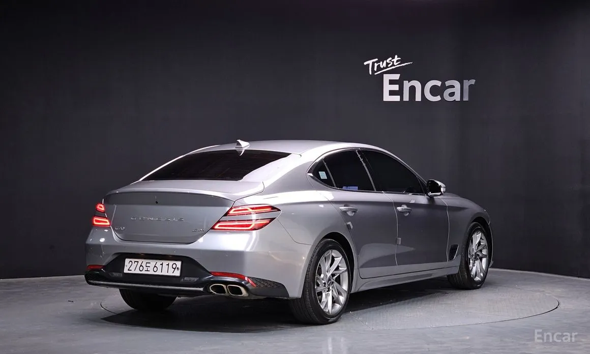 Photo 2 - Genesis G70