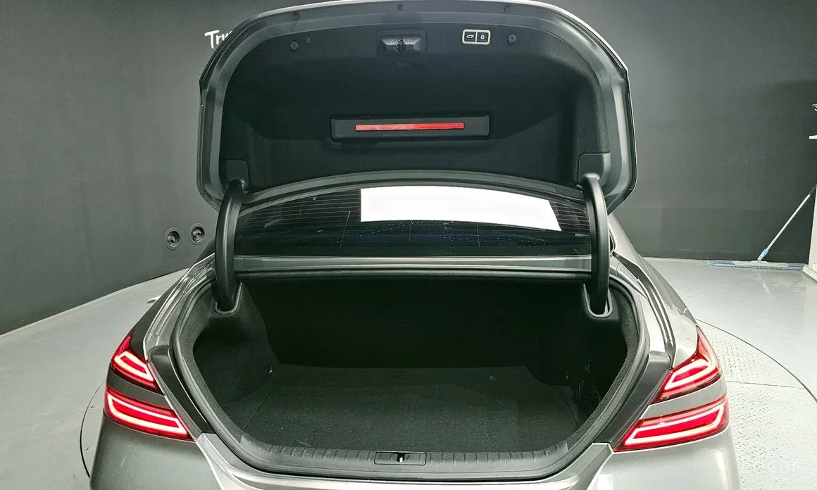 Photo 20 - Genesis G70