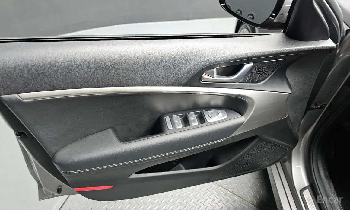 Photo 24 - Genesis G70