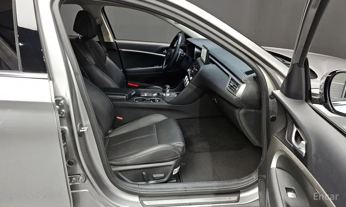 Photo 26 - Genesis G70