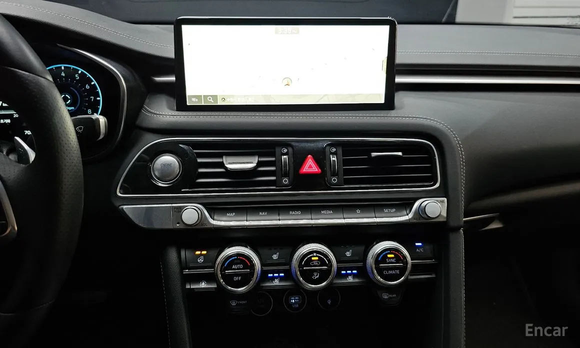 Photo 33 - Genesis G70