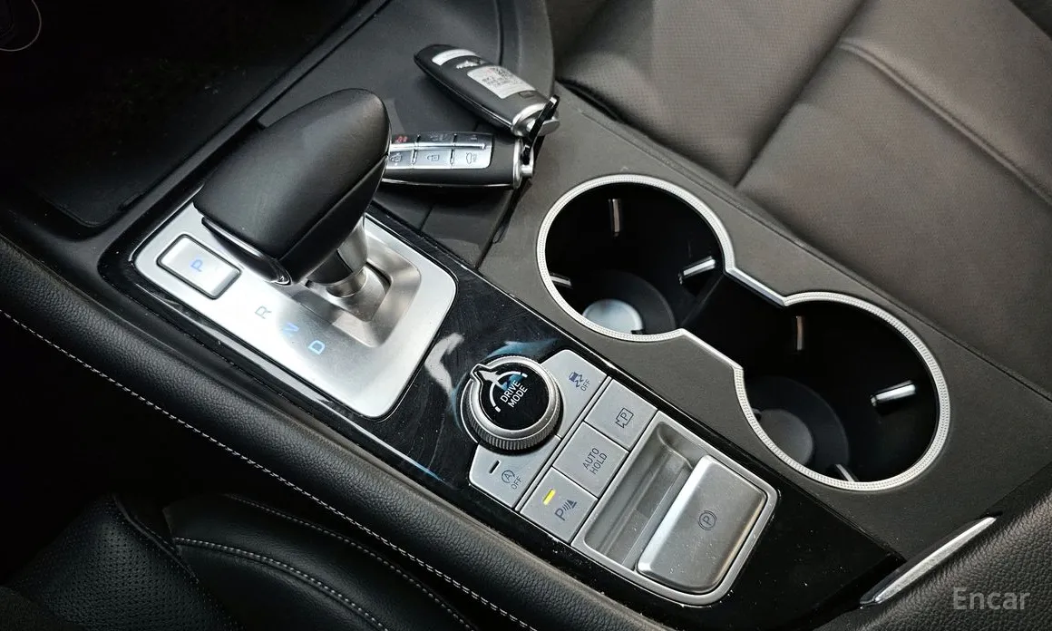 Photo 9 - Genesis G70