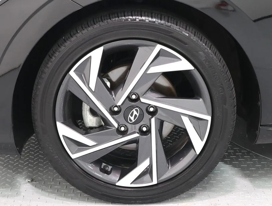 Hyundai Avante 2023 1.6