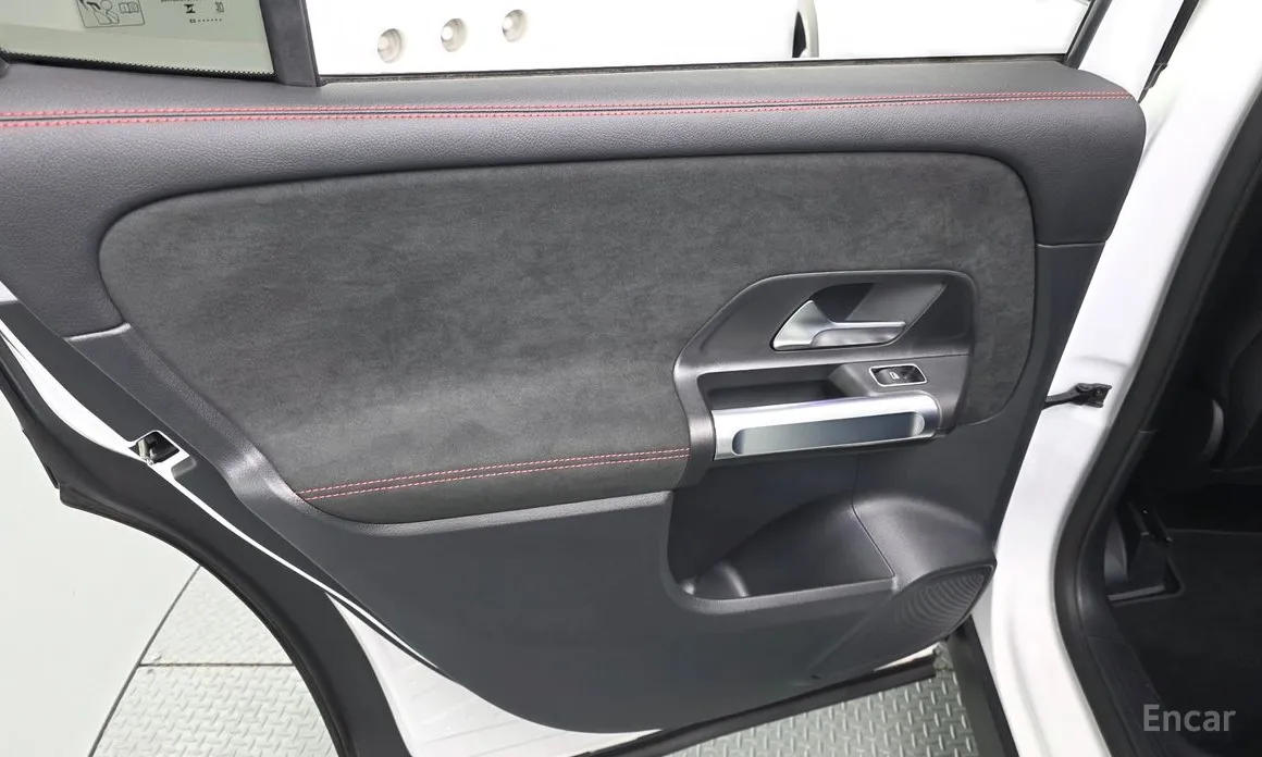 Mercedes-Benz GLB-Class 2020 GLB250 4MATIC