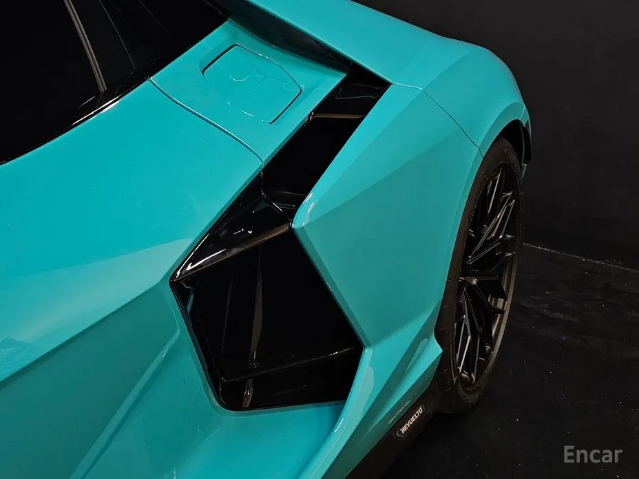 Lamborghini Revuelto 2025 6.5 V12