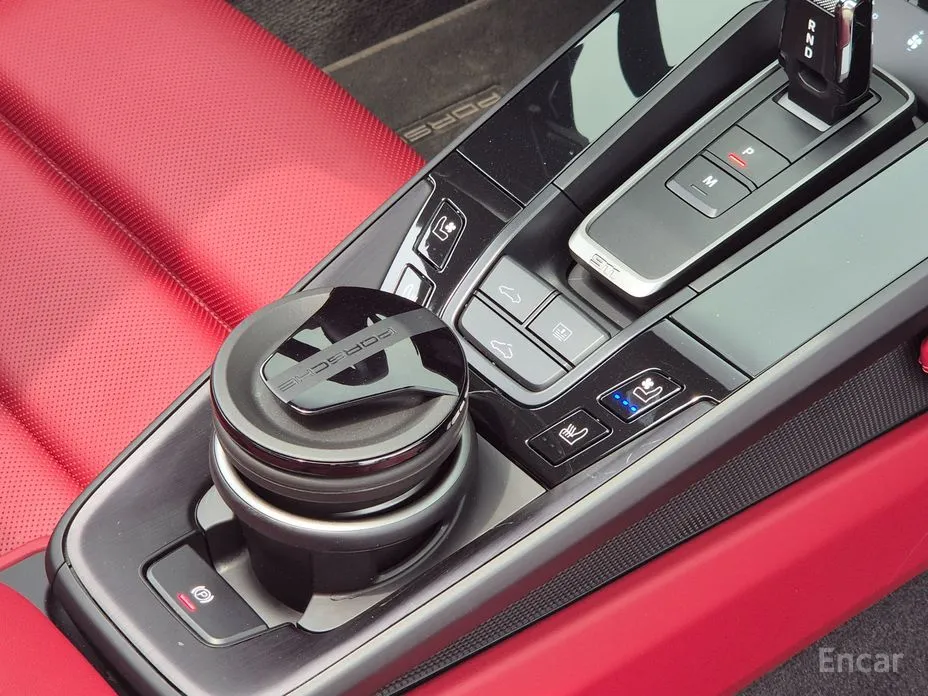Porsche 911 2019 Carrera GTS