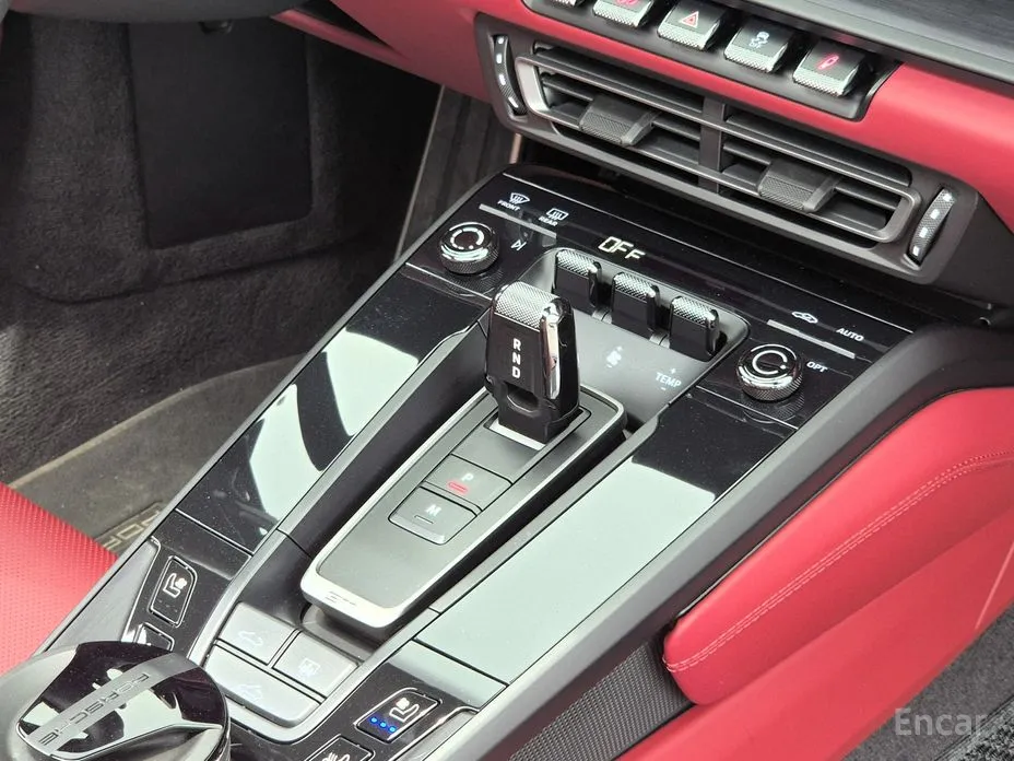 Porsche 911 2019 Carrera GTS