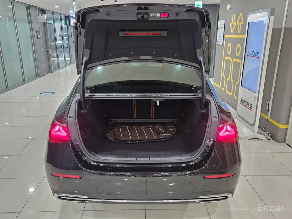 Mercedes-Benz E-Class 2024 E220d 4MATIC Exclusive