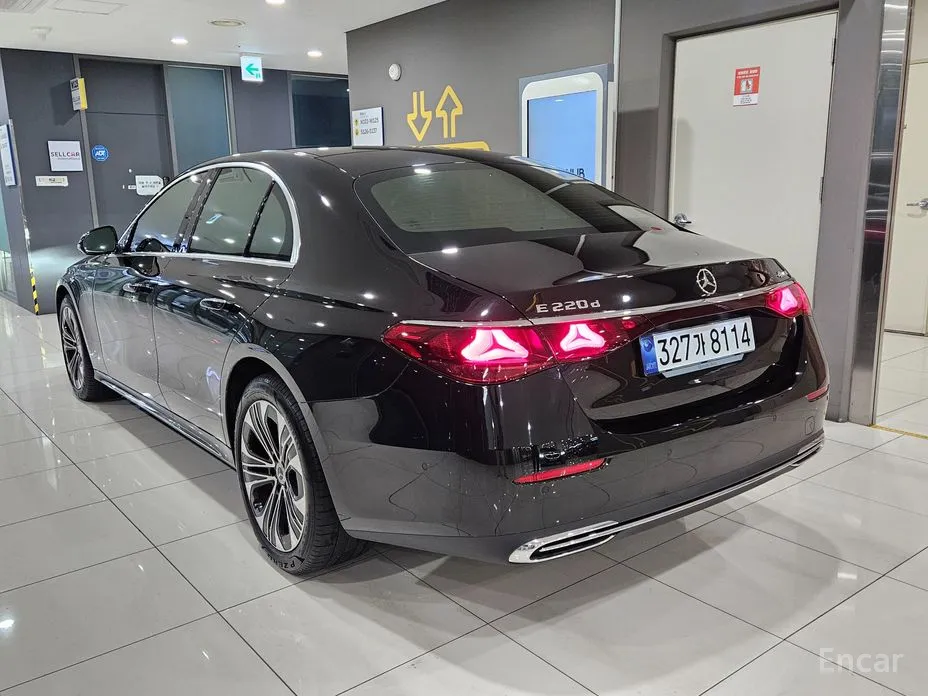 Mercedes-Benz E-Class 2024 E220d 4MATIC Exclusive