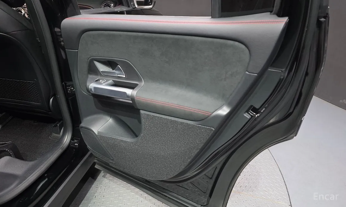 Mercedes-Benz GLB-Class 2020 GLB250 4MATIC