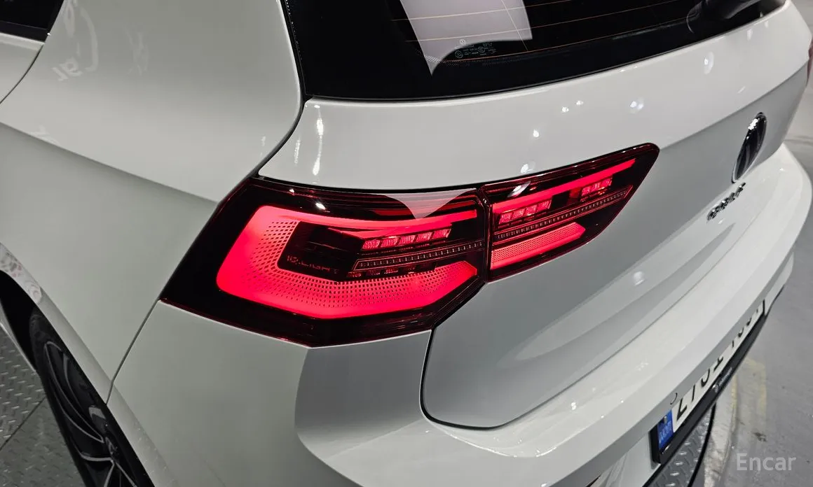 Photo 23 - Volkswagen Golf