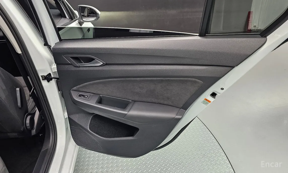 Photo 25 - Volkswagen Golf