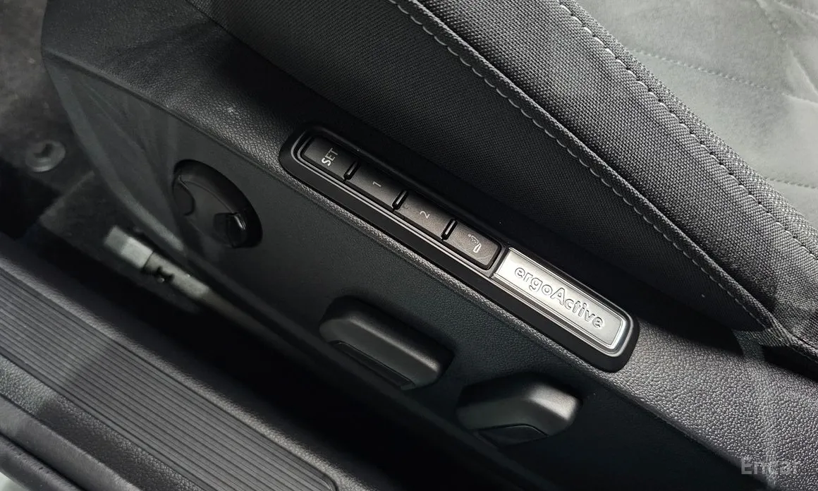 Photo 29 - Volkswagen Golf