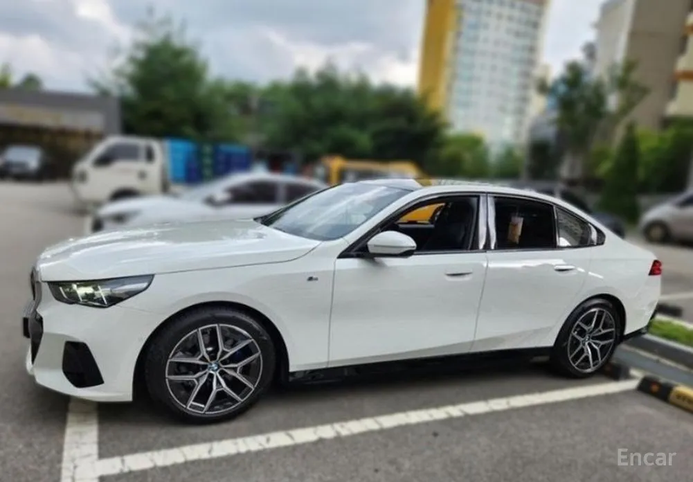 BMW 5 Series 2023 520i M Sport