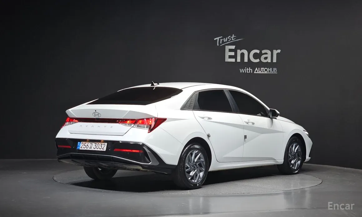 Hyundai Avante 2023 Smart