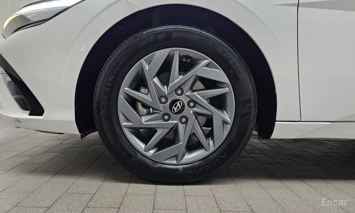 Hyundai Avante 2023 Smart