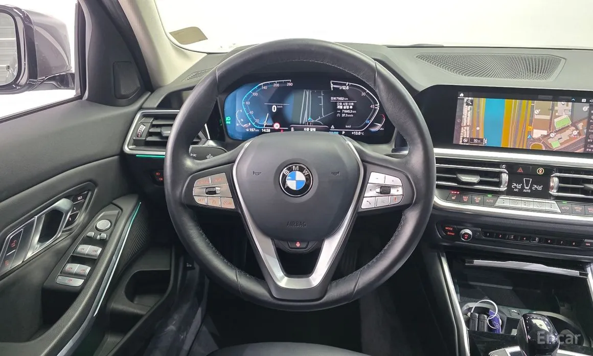 BMW 3 Series 2019 320i