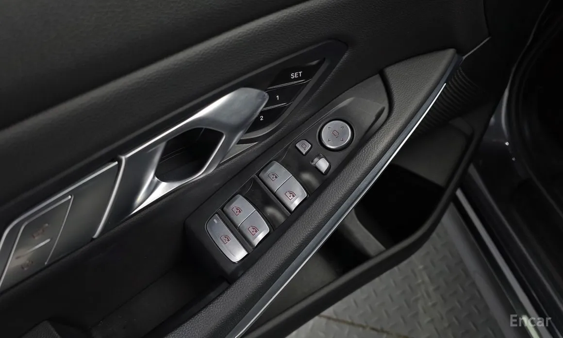 BMW 3 Series 2019 320i
