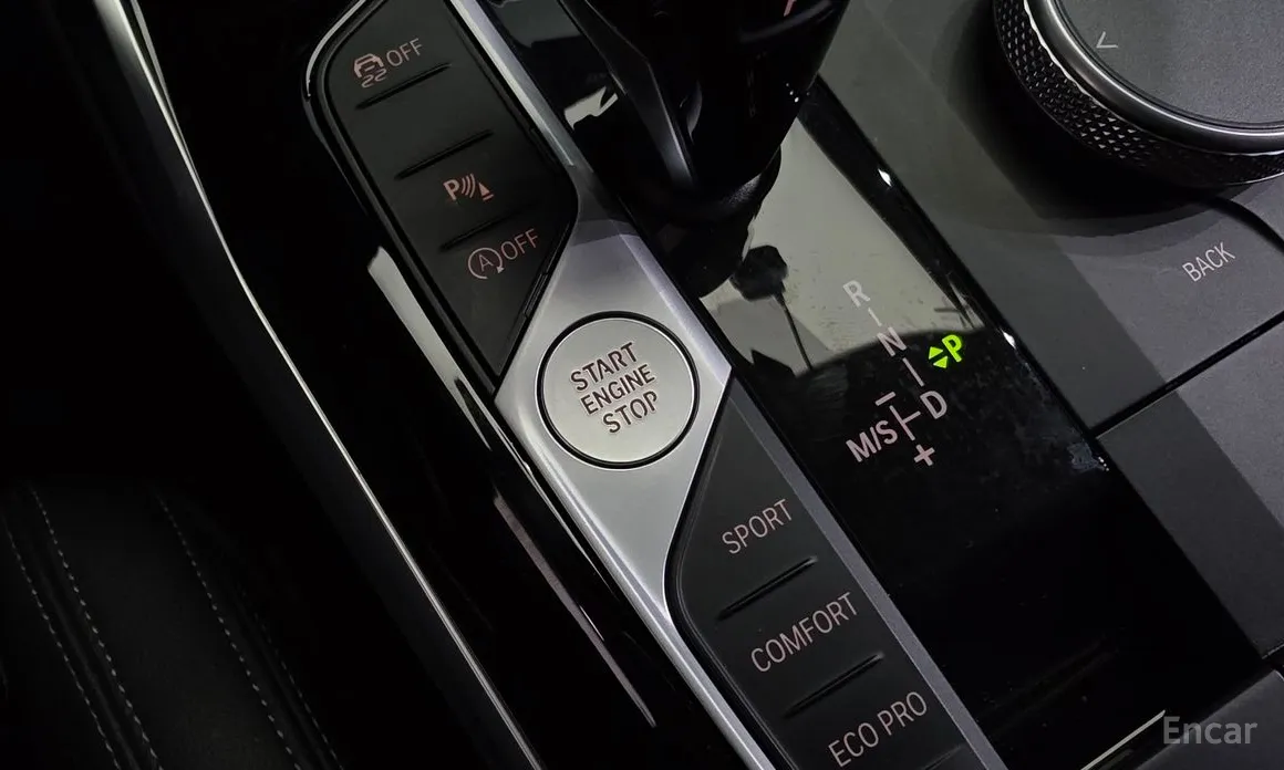 BMW 3 Series 2019 320i