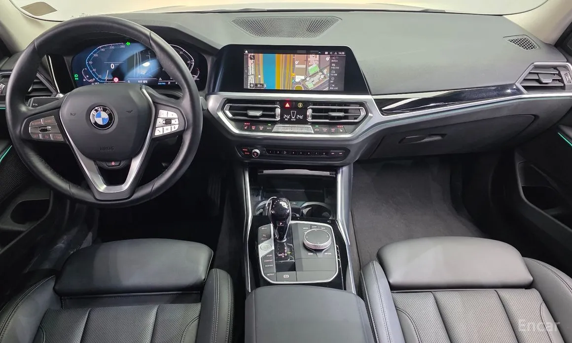 BMW 3 Series 2019 320i