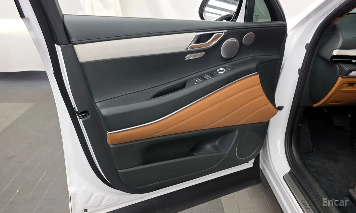 Фото 24 - Genesis GV80