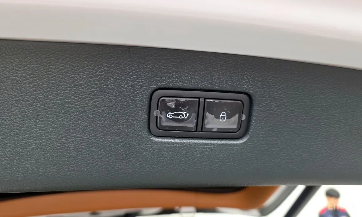 Фото 31 - Genesis GV80