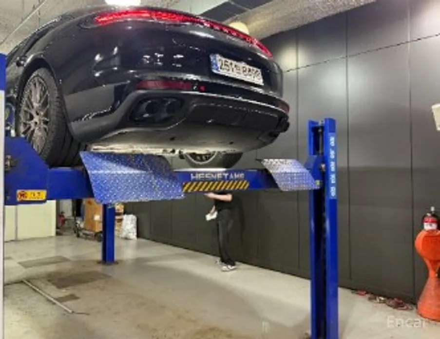 Porsche Panamera 2017 2.9 AWD Platinum Edition