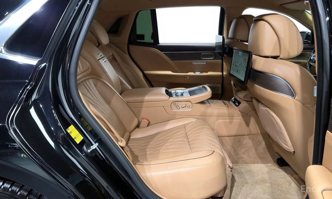 Фото 11 - Genesis G90