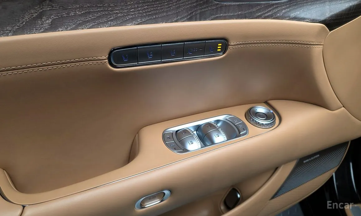 Фото 30 - Genesis G90