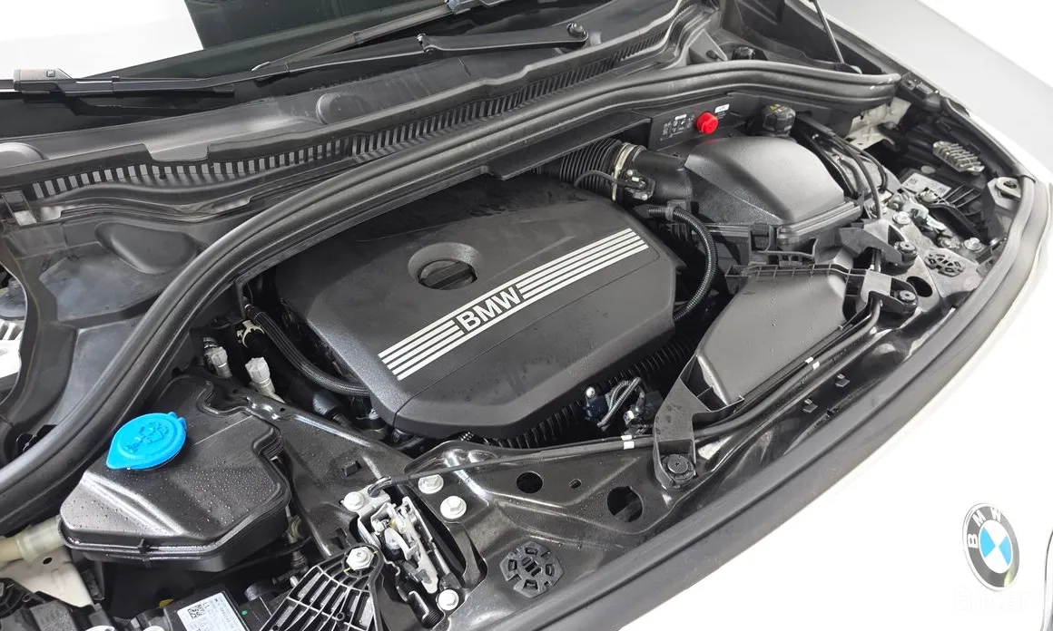 BMW 2 Series 2022 220i Advantage