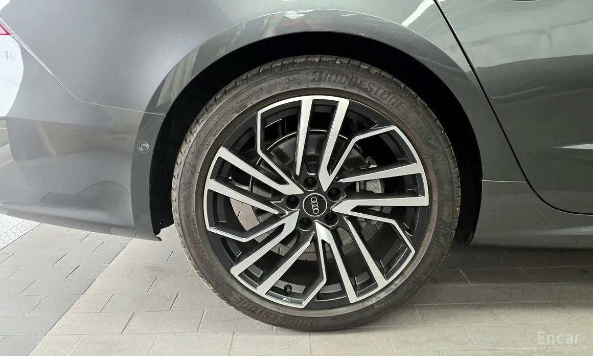 Фото 5 - Audi A7