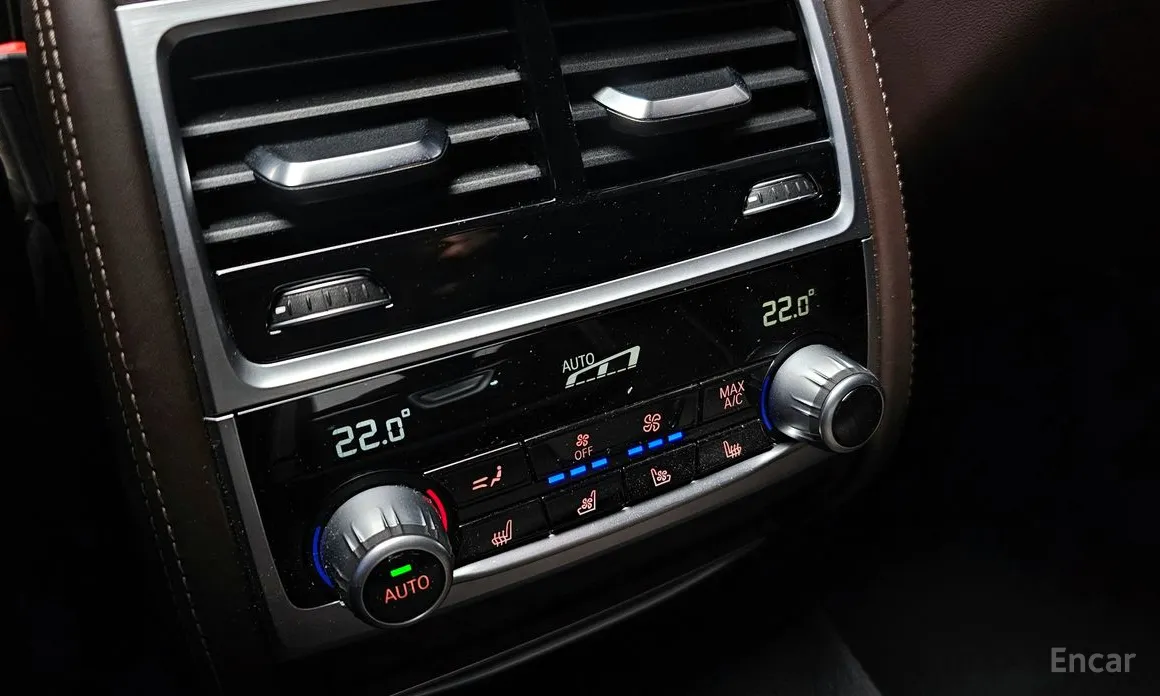 Photo 17 - BMW 7 Series