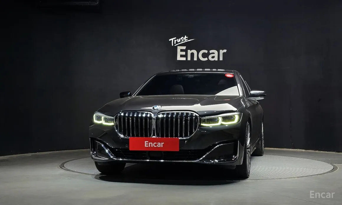 Photo 3 - BMW 7 Series