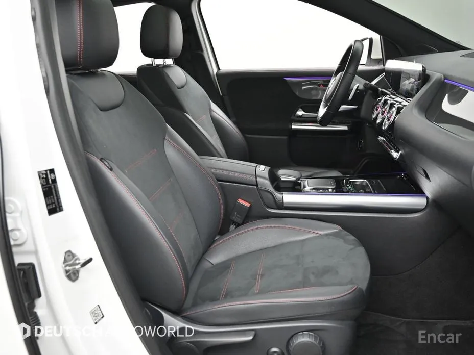 Фото 10 - Mercedes-Benz GLA-Class