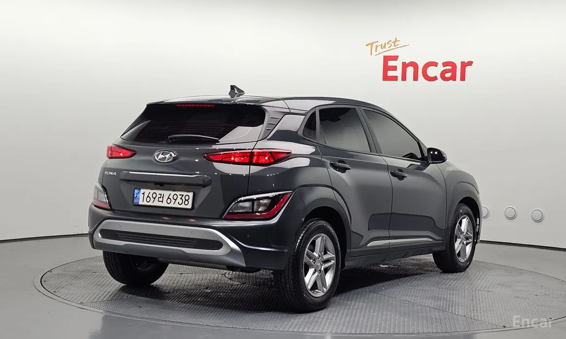 Фото 2 - Hyundai Kona