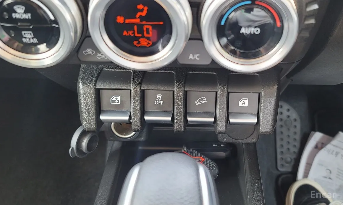 Фото 17 - Suzuki Jimny