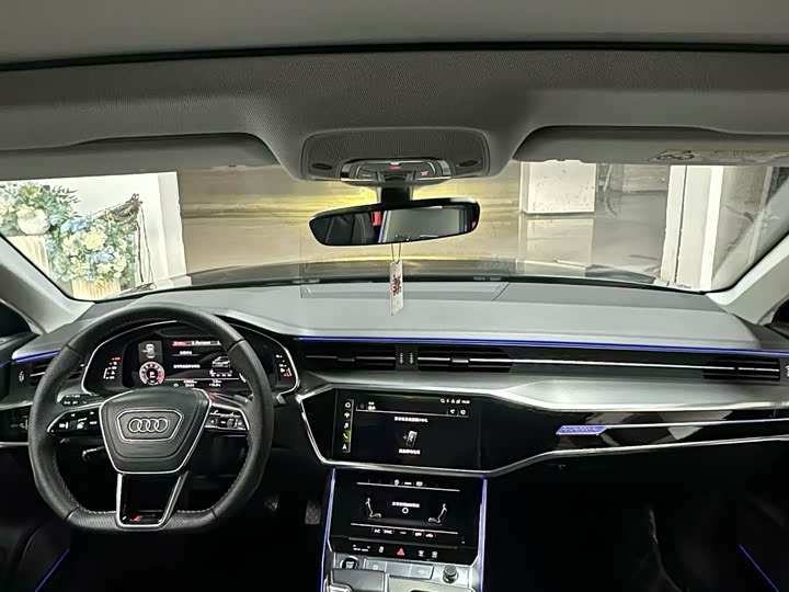 Фото 7 - Audi A6L