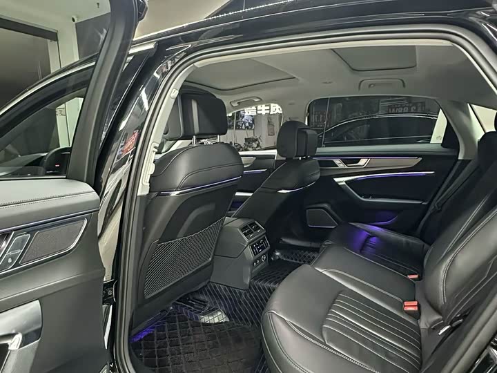 Фото 9 - Audi A6L