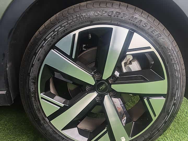 Фото 8 - Ford Equator Sport