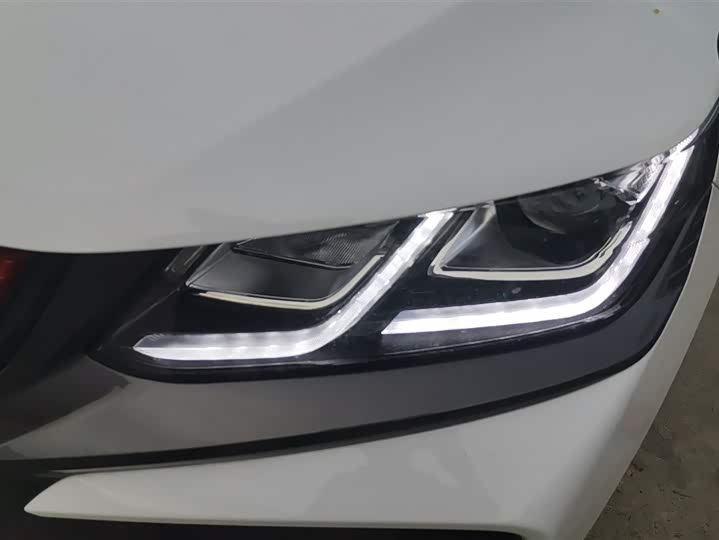 Фото 5 - Geely Coolray
