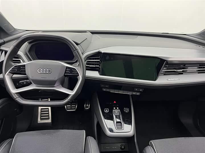Фото 3 - Audi Q5 e-tron