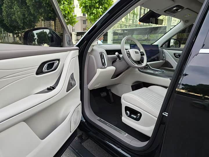 Geely Galaxy M9 2025 2025款 210km 四驱领航版