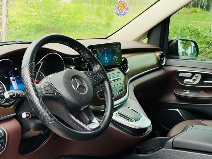 Mercedes-Benz V-Class 2022 2022款 V 260 L 长轴距豪华版