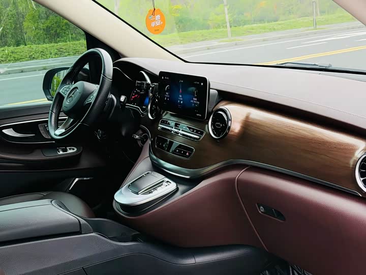 Mercedes-Benz V-Class 2022 2022款 V 260 L 长轴距豪华版