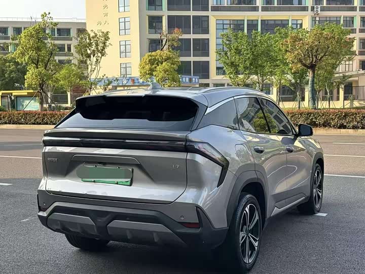Фото 4 - Geely Galaxy L7