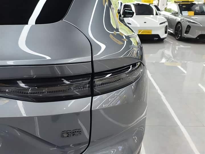 Фото 8 - Nio EC6