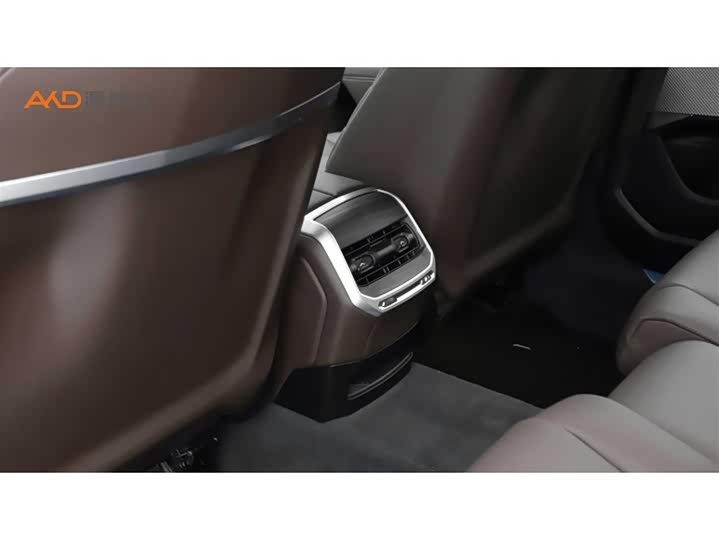Фото 9 - BMW 7 Series