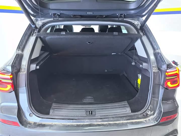 Zdjęcie 4 - Roewe RX5 Hybrid