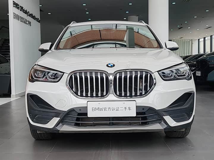 Фото 2 - BMW X1