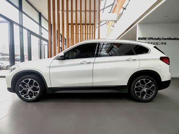 Фото 4 - BMW X1